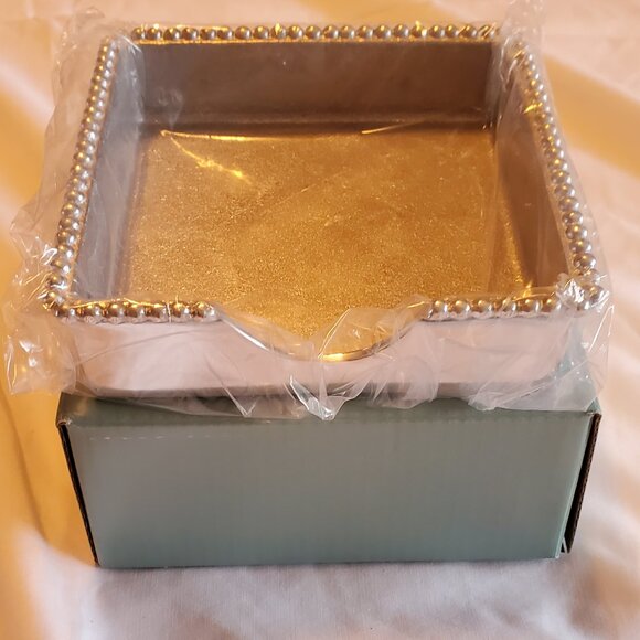 *NEW* Mariposa Round Pearl Beaded Napkin Box Set With Napkin Weight and Napkins - Picture 2 of 7